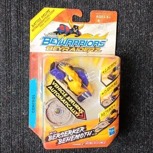 Beywarriors Beyraiderz   BR-22 BERSERKER BEHEMOTH   BRAND NEW  IN SEALED PACKAGE